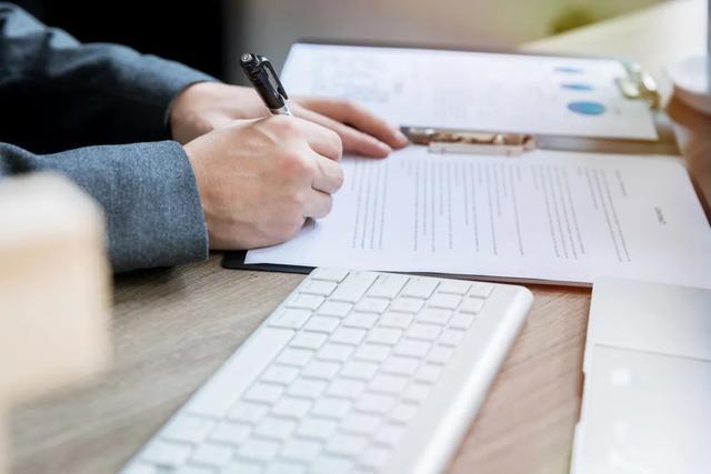 法院|女儿以2435万元卖掉父亲别墅！父亲分文未得，双方对簿公堂，钱归谁？