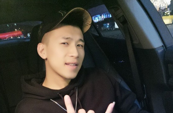 网红|前网红一哥李天佑的近况好凄惨，坐在家里看别人做直播