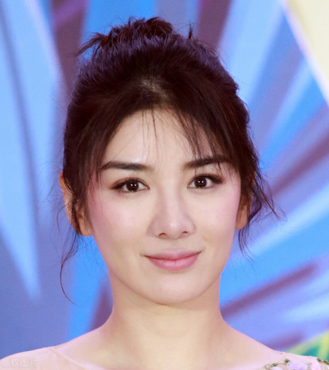 43岁黄奕回归演员请就位我看男人眼光不行但我自己能行