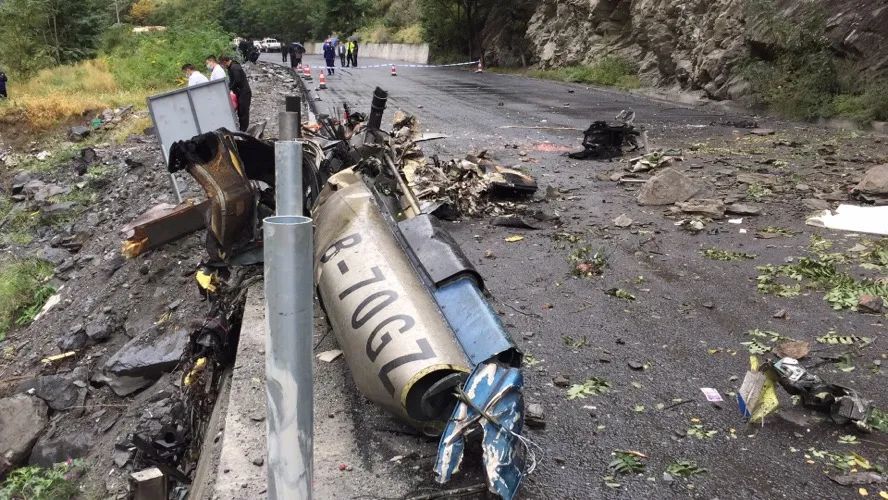 据了解,该飞机为深圳金石航空公司所属的民用小型直