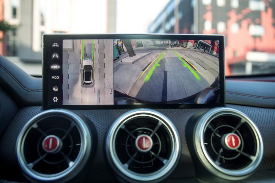 wey vv5|北京车展拉开大幕，2021款WEY VV5火力全开！