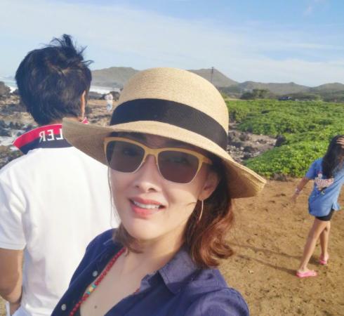 牛莉|牛莉夫妇罕见合体秀恩爱，富豪老公正面出镜，爱称曝光甜蜜十足