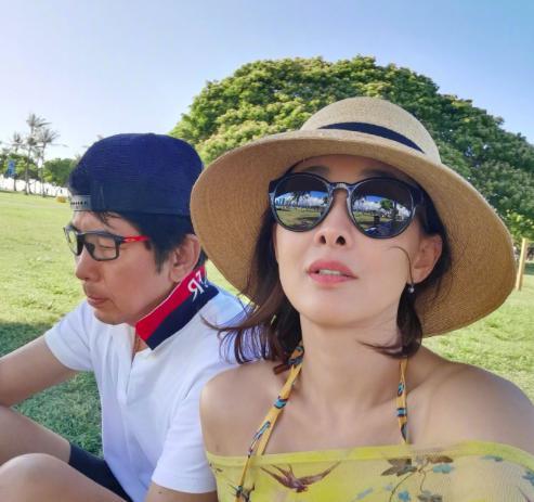 牛莉|牛莉夫妇罕见合体秀恩爱，富豪老公正面出镜，爱称曝光甜蜜十足