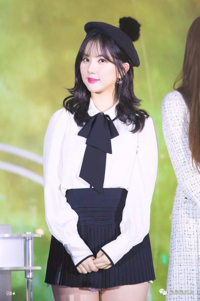 银河|她的脸也开始垮了？