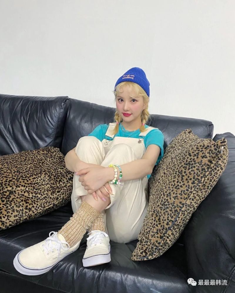 银河|她的脸也开始垮了？