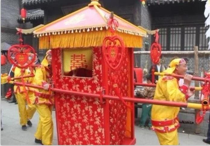 对联|古代女子出上联“洞中泉水流不尽”，才子妙对下联，抱得美人归