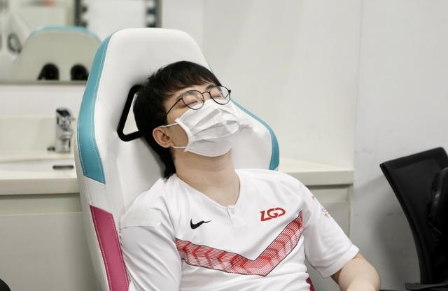 LGD战队成LPLS10耻辱？日本队发话亲手淘汰LGD送回家！