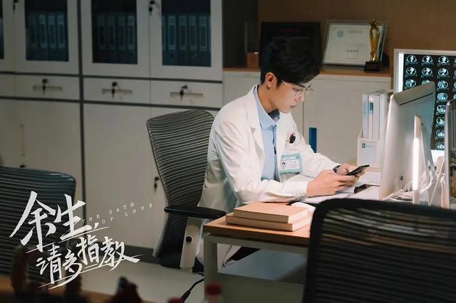 王一博|最新一期艺人活跃粉丝榜公开，肖战登顶榜首，王一博紧随其后！