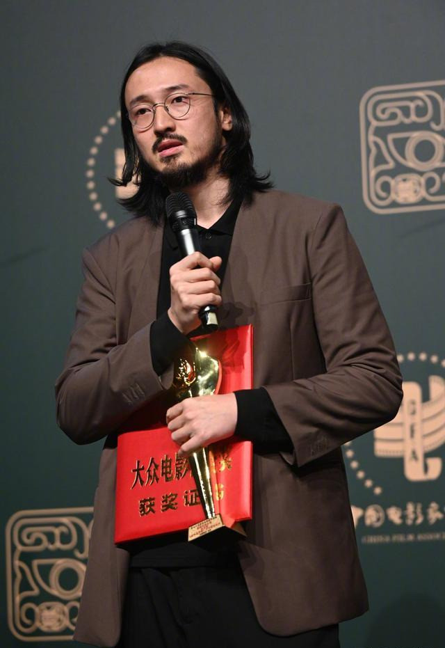 黄晓明|黄晓明获最佳男主角，肖央张译成陪跑，是实至名归还是运气爆棚？