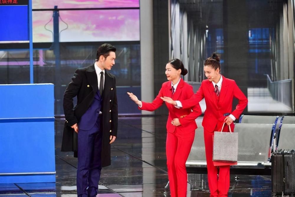 黄晓明|黄晓明获最佳男主角，肖央张译成陪跑，是实至名归还是运气爆棚？