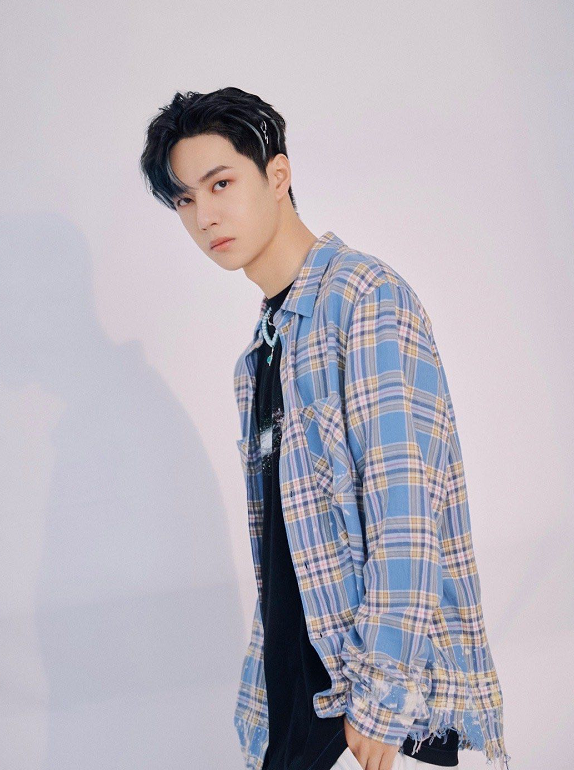 王一博|艺人新媒体指数排行，王一博第5，千玺第10，看到肖战：可惜了