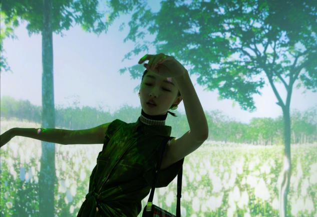 周冬雨|百花奖公布！28岁已拿下4个影后，周冬雨：如果喜欢小学生也能演