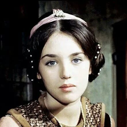 奥利维亚·赫西|东西方顶级神颜都共用同一张脸？