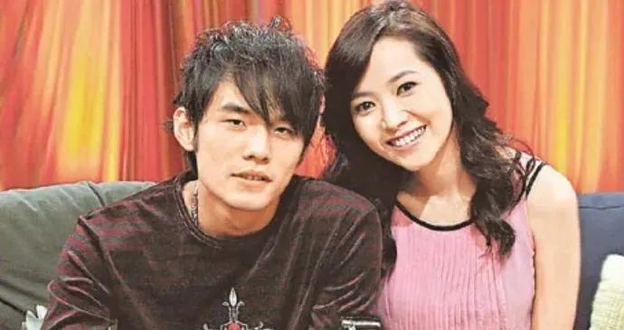 侯佩岑|他俩竟然遭遇社会性死亡？