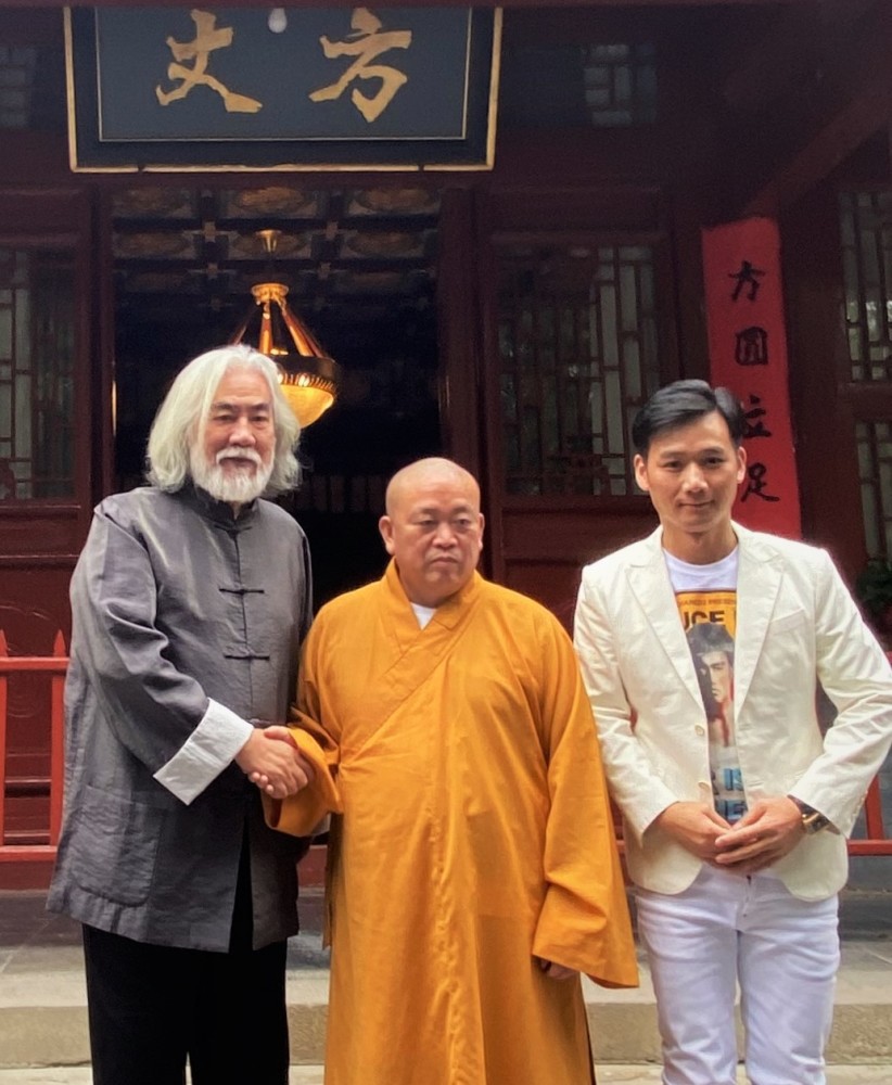 禅武文化创办人邬尚委携张纪中导演首次造访少林拍摄新版少林寺