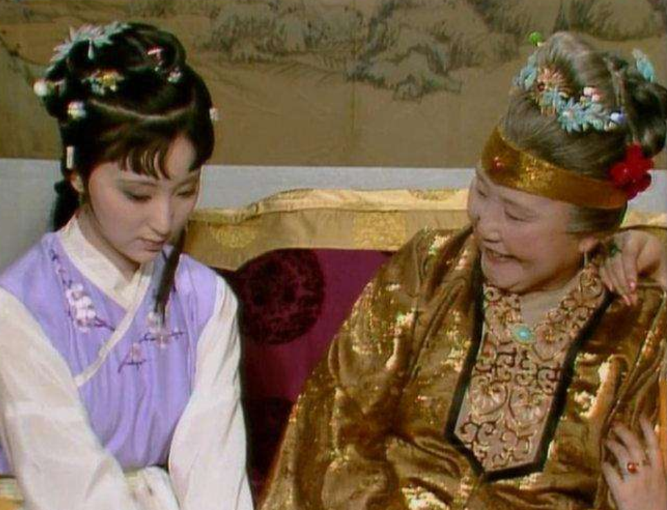 外婆|为什么儿歌里最慈祥的人，总是外婆