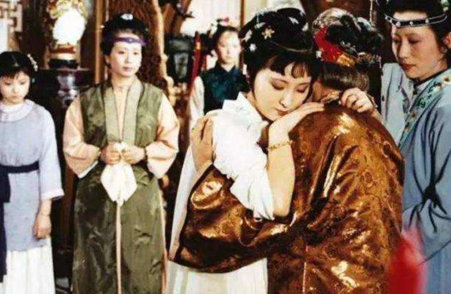 外婆|为什么儿歌里最慈祥的人，总是外婆