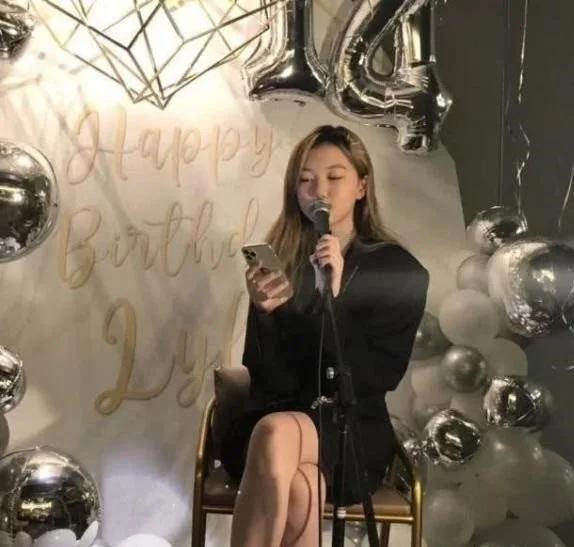 李亚鹏|李嫣凌晨给李亚鹏送生日祝福：3个图片寓意很特别，展现父女情深