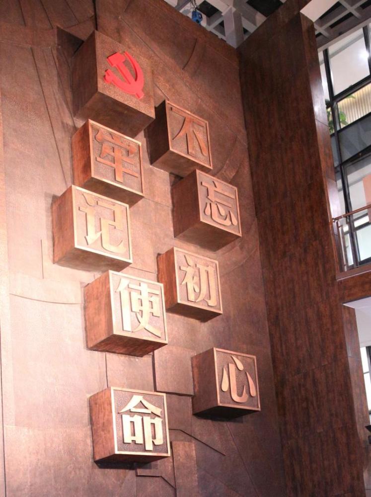 余则成|用皮影戏讲好现实版“余则成”故事，嘉定这堂党课如何让90后女孩叫好？