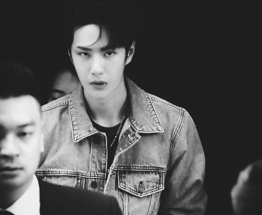 王一博|王一博曝两部新戏播出时间，太执着透露想要的角色，称可惜没到手