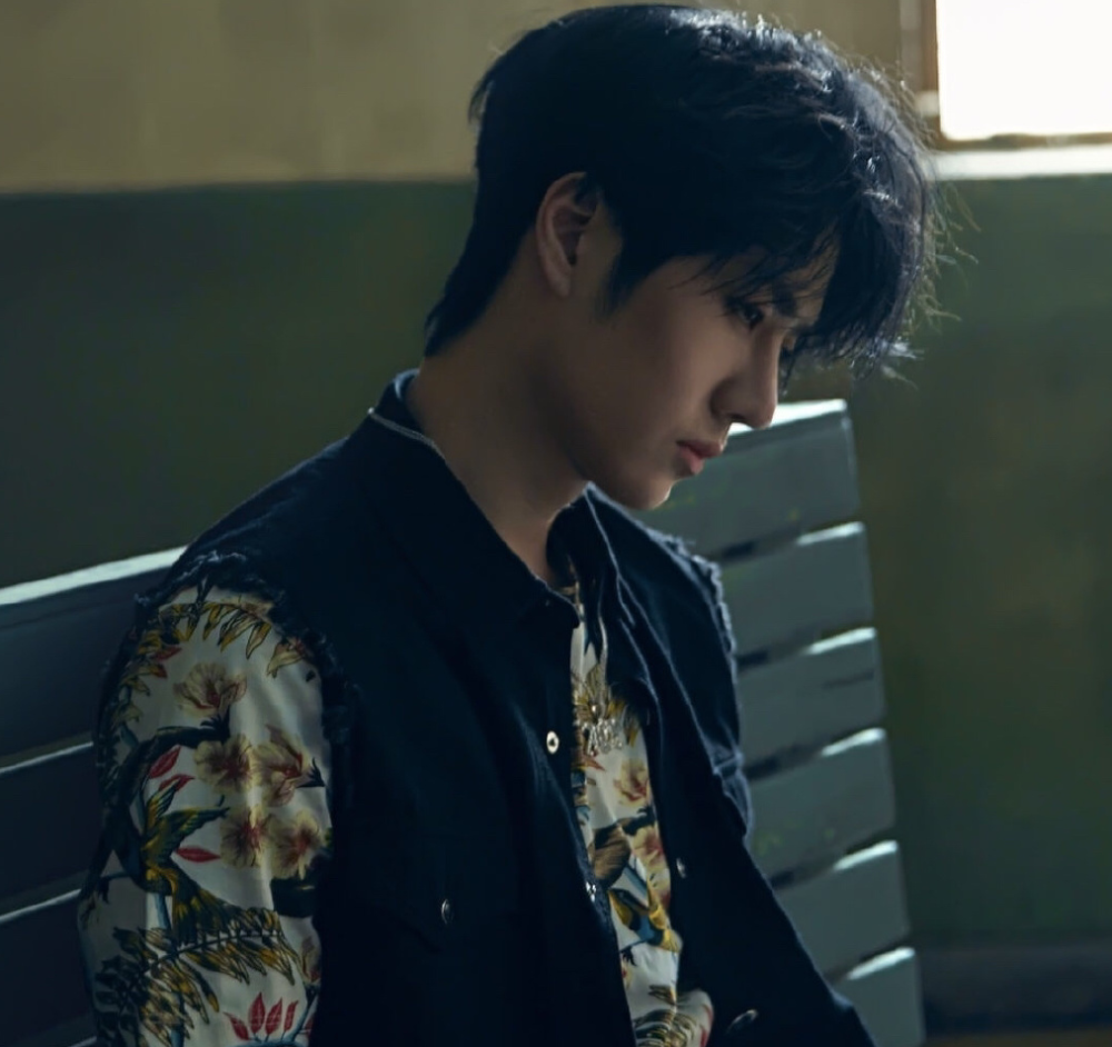 王一博|王一博曝两部新戏播出时间，太执着透露想要的角色，称可惜没到手