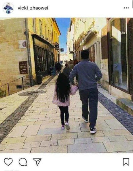 赵薇|赵薇已离婚？三次被拍与男子亲密，对方不输黄有龙有20几家公司