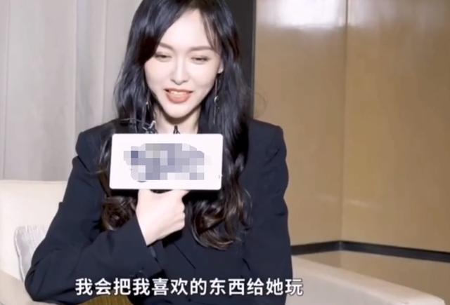 唐嫣|唐嫣首次谈女儿：是个很有主见的小朋友，甜蜜称罗晋是至亲的家人