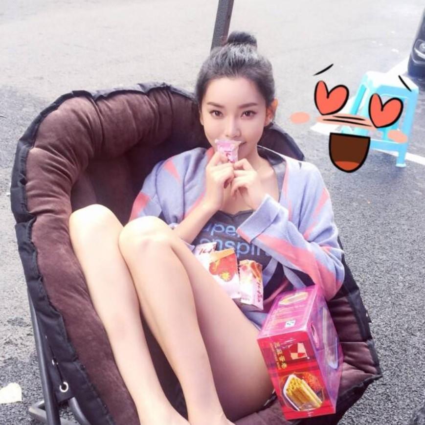 没毕业就合作周润发,被王晶力捧8年,童菲想不火都难