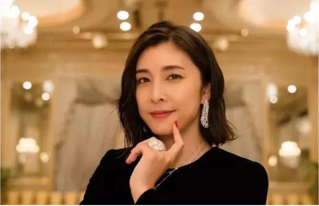 自杀|突发！又一40岁著名女星家中死亡，疑似自杀