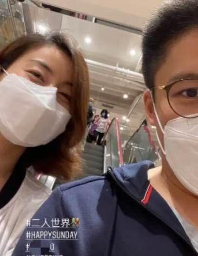 霍启刚|霍启刚罕见公布求婚细节，自曝当时心跳过快，还担心戒指被偷？