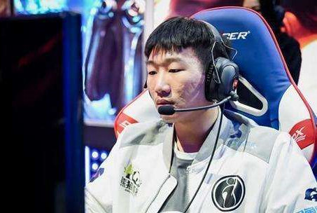 s10入围赛lgd连败ning被观众围攻傲慢回应我不可能退役