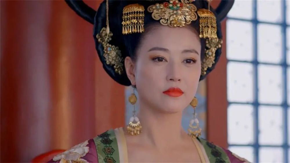 周海媚|大橘观丨不懂应酬有多惨，周海媚曾两年没工作，险连房租都交不起