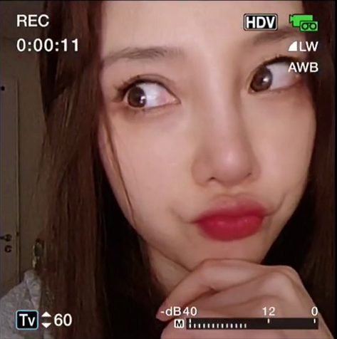 李小璐|懒理贾乃亮接连嘲讽，李小璐晒视频卖萌耍可爱，却被黑眼圈抢镜