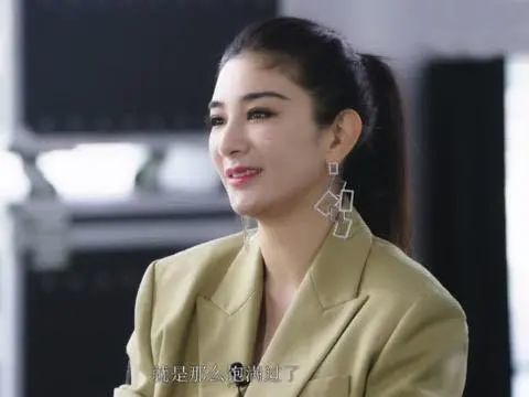 杨幂|有人无戏可拍，有人接到手软，女星过了30岁拼的是这一点