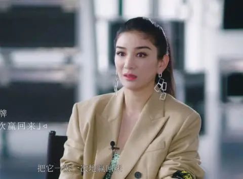 杨幂|有人无戏可拍，有人接到手软，女星过了30岁拼的是这一点