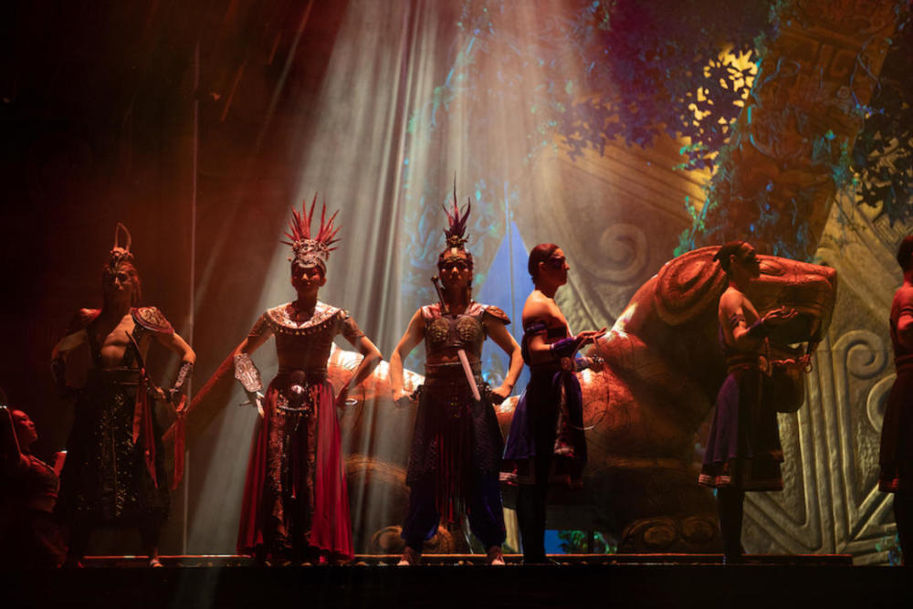 沙晓岚|哈文执导舞台剧《梦回巴国》，“国家队”级主创团队打造全机械舞台