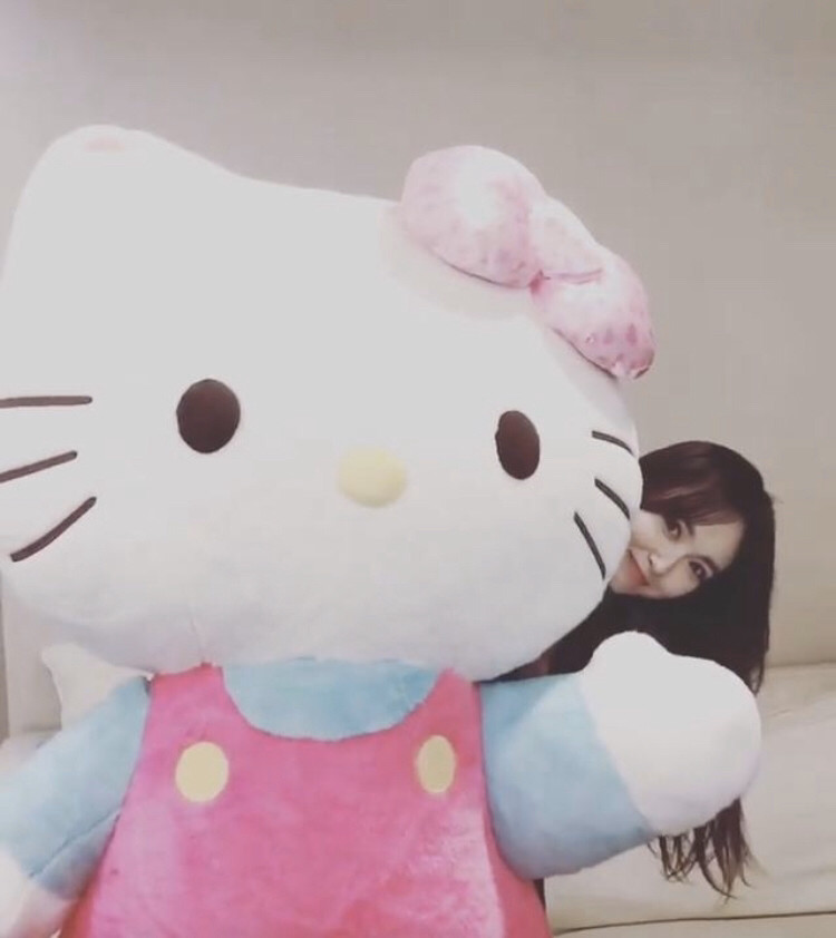 唐嫣|唐嫣采访首次提到女儿，眼神充满爱意，直言：她是个有主见的孩子