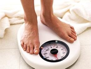 腰椎|坐久了站久了腰痛，越久越痛？原因并不“简单”，多数人做错了