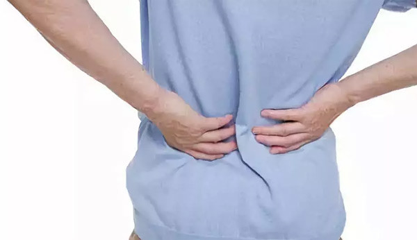 腰椎|坐久了站久了腰痛，越久越痛？原因并不“简单”，多数人做错了