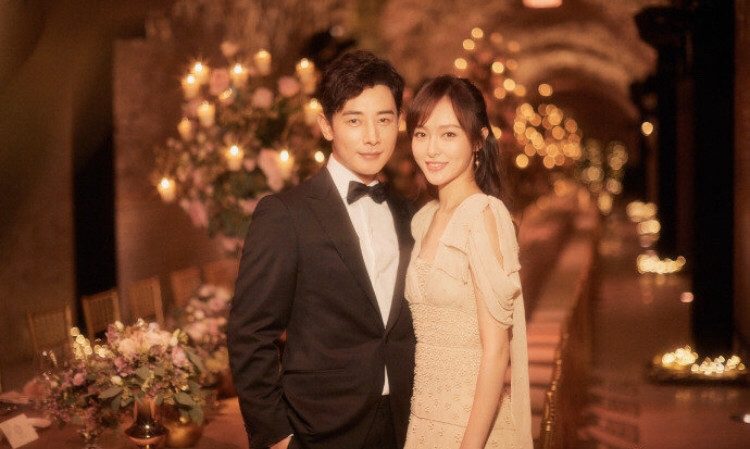 唐嫣|唐嫣采访首次提到女儿，眼神充满爱意，直言：她是个有主见的孩子