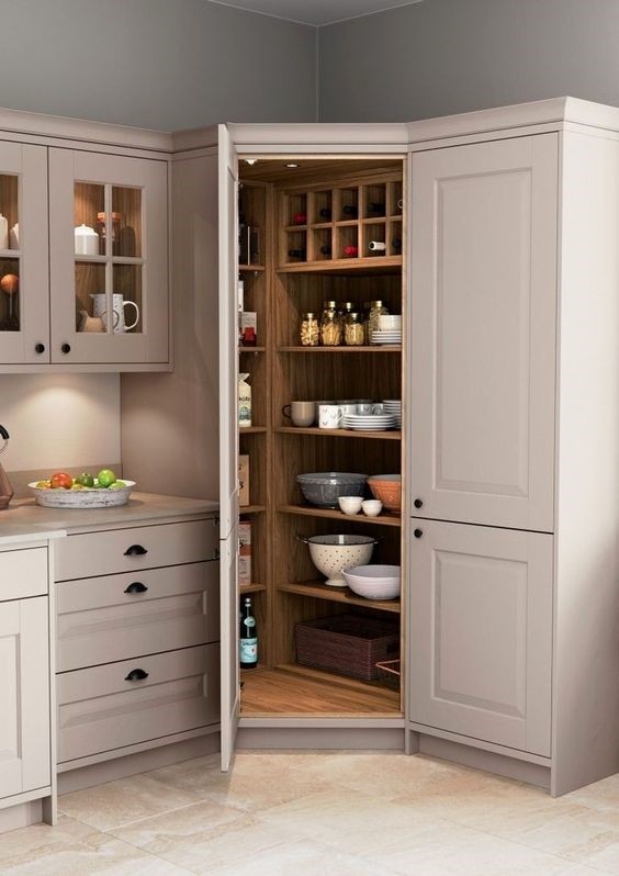 厨房墙角空着不管,才不是我风格,改成小型储物间,1㎡当2㎡用