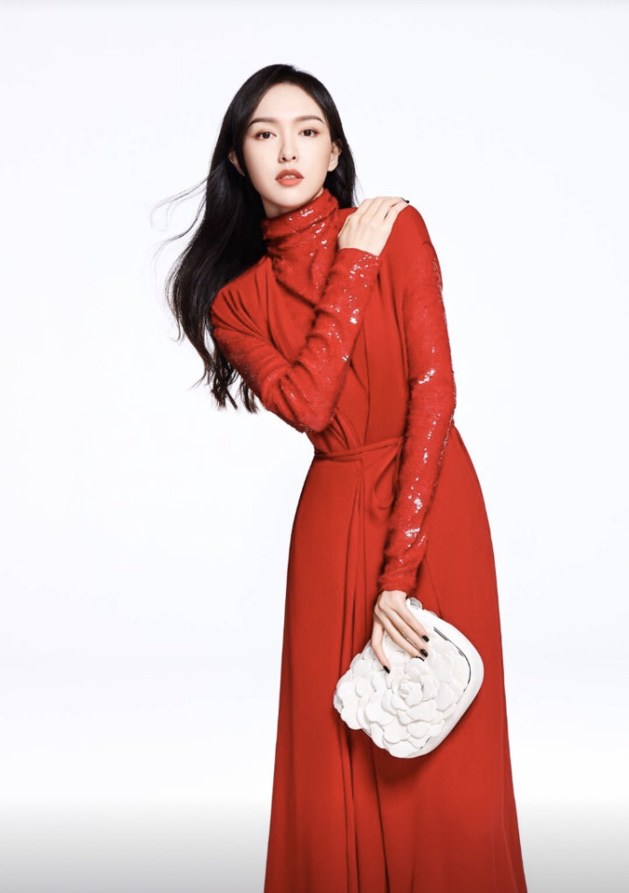 唐嫣|唐嫣采访首次提到女儿，眼神充满爱意，直言：她是个有主见的孩子