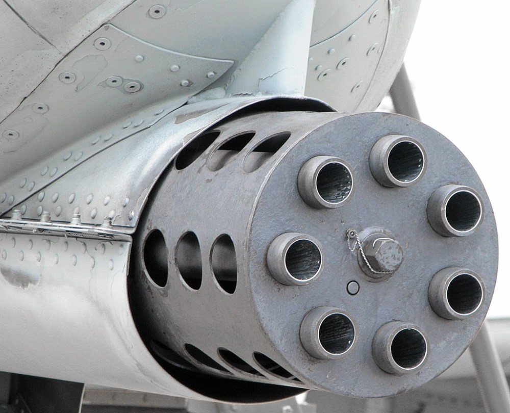 战机机炮有500公斤重现代空战用途少歼20也没必安装了