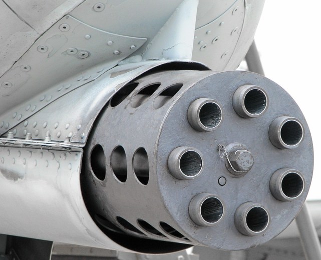 战机机炮有500公斤重现代空战用途少歼20也没必安装了