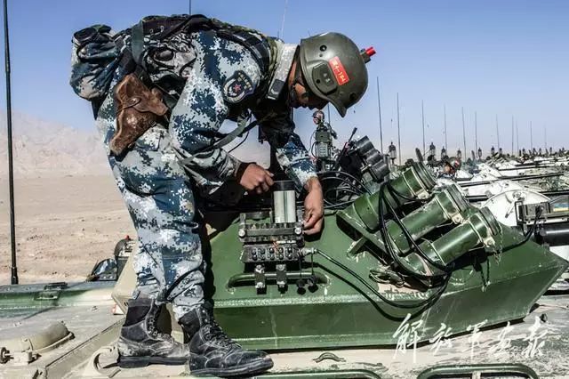 运-20高原重装空投,中国机械化空降兵登场,可实现垂直打印!