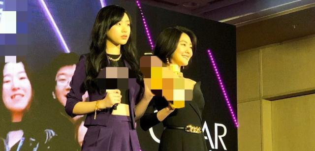 小s|小S罕见与女儿同框，两人差28年却似姐妹！出道路早已为女儿铺好