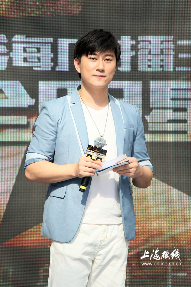 其中,动感101"顶流"广播节目《音乐早餐》的主持人的晓君和