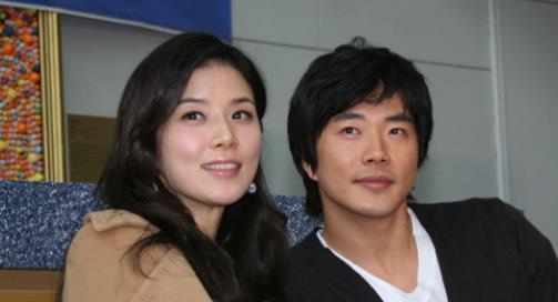 而且在圈内也是有很多的好友的,其中权相佑,金承秀,朴贞雅等演员私