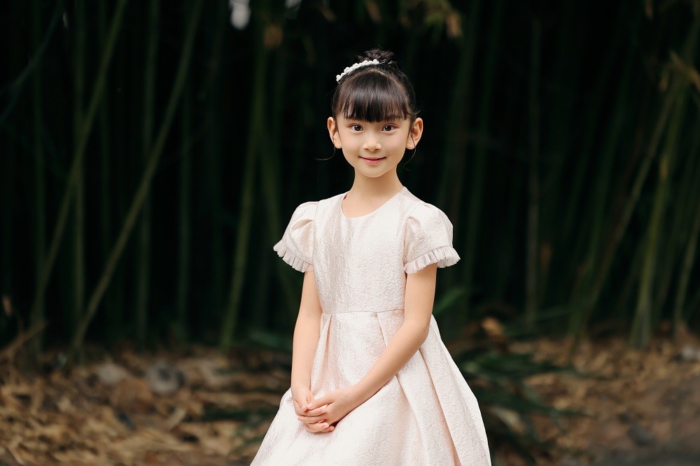 张熙然现身百花奖闭幕式与易烊千玺同获最佳新人提名