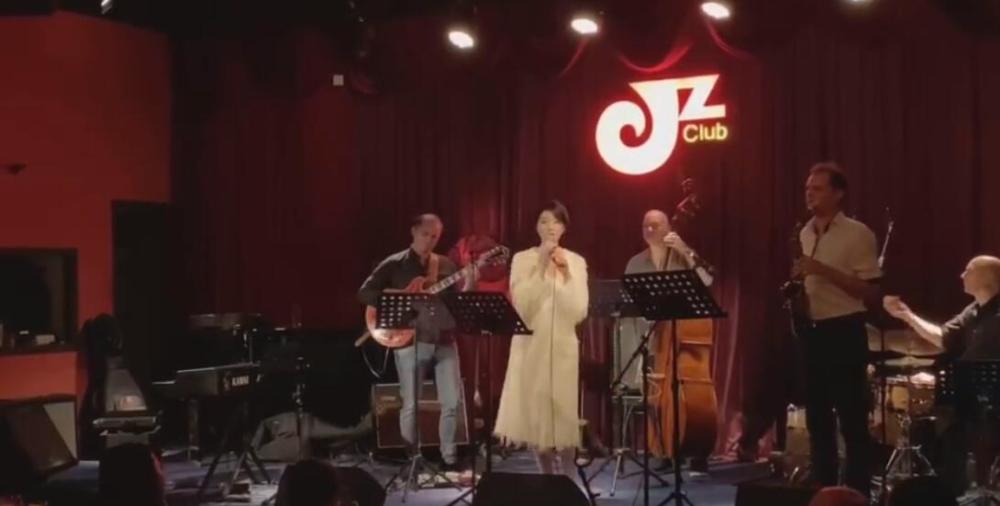 李亚鹏|李亚鹏生日女友零祝福疑分手，Susie新男友高调晒其宠物，被猜测已同居